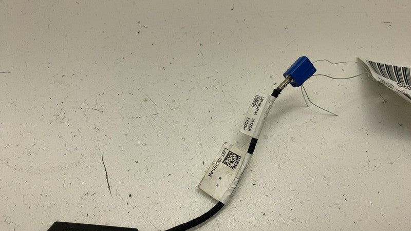 LJ8T19C181AA ⭕ 21-24 Ford Mustang Mach-E Radio Antenna Signal Splitter Wiring LJ8T-19C181-AA