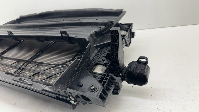 31686169 ⭕2021-2023 Polestar 2 Front Radiator w/ Active Air Shutter & Fan Shroud 31686169