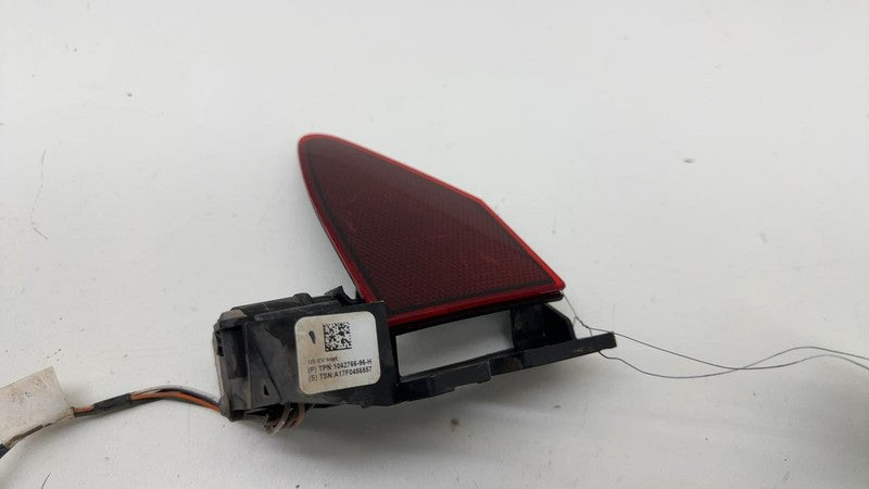 ⭕ 16-20 Tesla Model X Rear Taillight Lamp Charge Reflector Left 104276