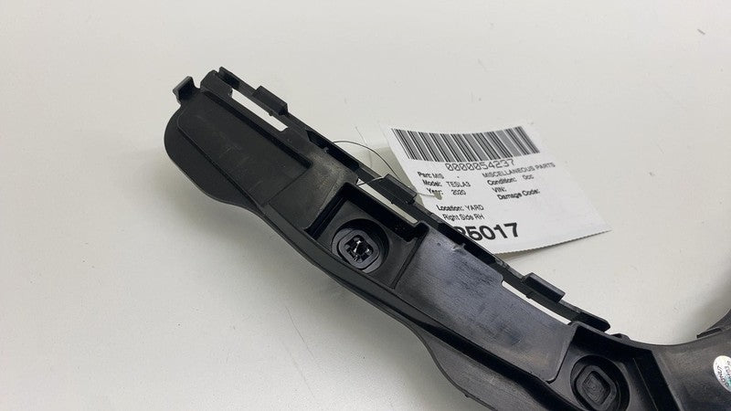 108399100I 17-23 Model 3 Rear Right Bumper Lower Support Retainer Wing Bracket 1083991-00-I