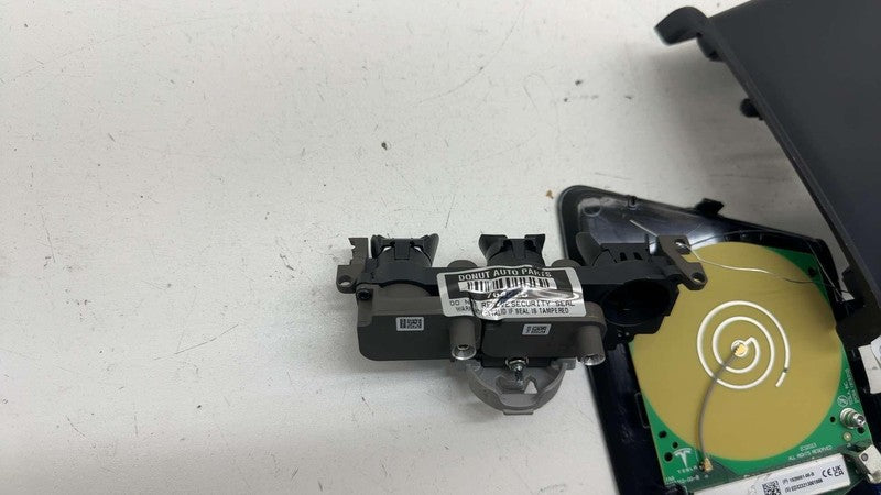 ⭕ 20-24 Tesla Model Y Electrochromatic Windshield Camera w/ Harness 19