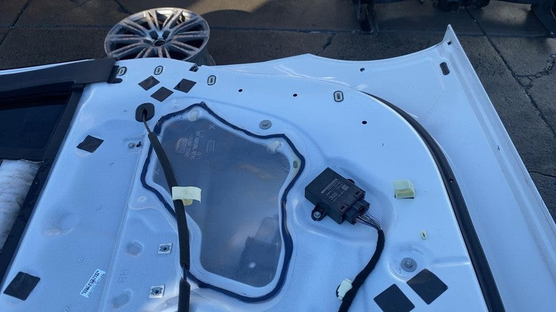 ⭕ 2018-2021 Lincoln Navigator Rear Passenger Side Door Shell Panel Whi