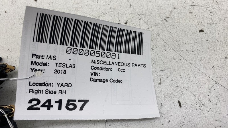 1095686 00 E 2017-2023 Tesla Model 3 Front Passenger Side Audio Tweeter & Speaker Cover Right