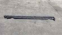 ⭕ 2020-2023 Tesla Model Y Right Skirt Rocker Molding Panel Carrier Bracket Assy