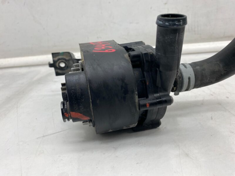2012-2020 Tesla Model S Battery Cooling Auxiliary Water Coolant Pump w/ Bracket