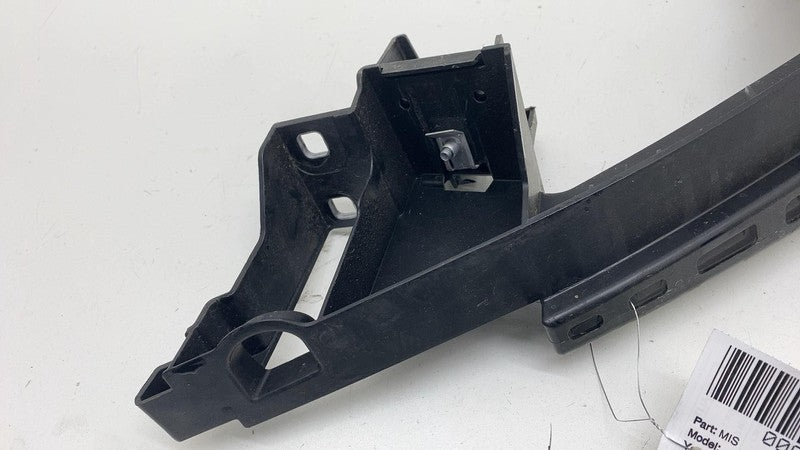 9Y0 807 572 E ⭕ 19-24 Porsche Cayenne Front Right Headlight Outer Head Lamp Bracket 9Y0807572E