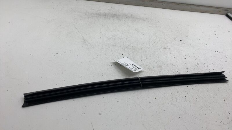 ⭕ 17-20 Maserati Levante Front Left Door Window Inner Weatherstrip Rubber Seal