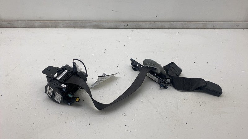 106813001B ⭕ 2017-2023 Tesla Model 3 Front Right 1st Row Seat Belt & Retractor 1081279-01-F