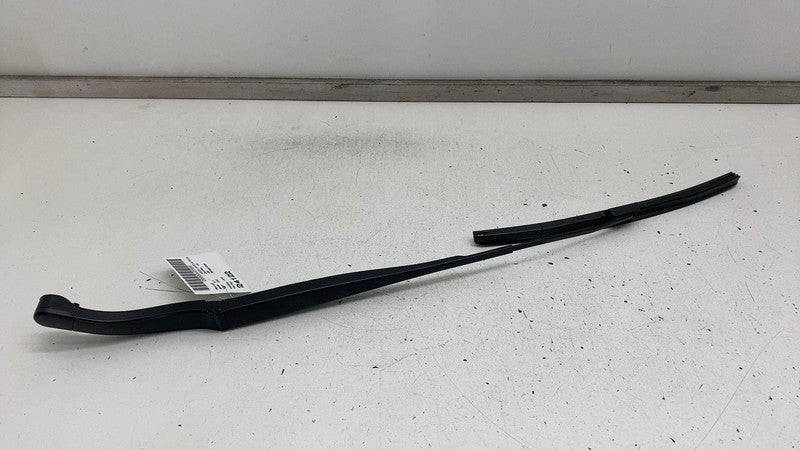 ⭕ 2022-2024 Rivian R1T Front Right Windshield Wiper Passenger Side RH
