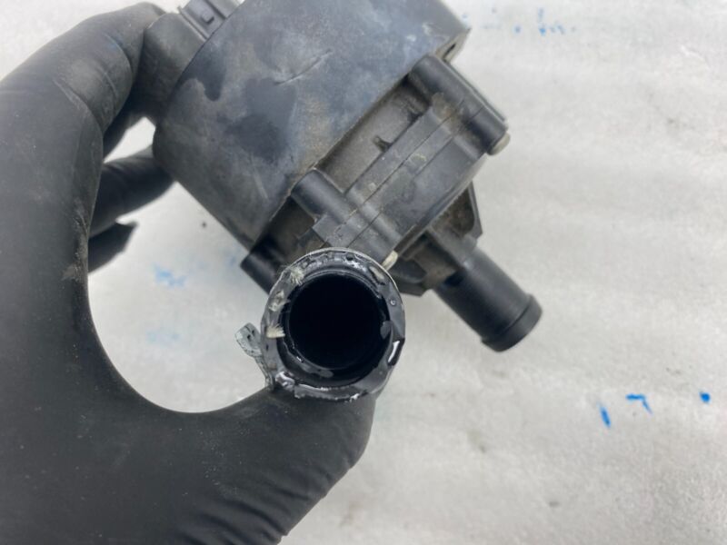 103534800F 2016-2020 Tesla Model S X Front Auxilliary Electric Cooling System Coolant Pump