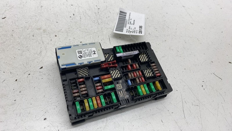 ⭕ 2017-2020 BMW 540i Rear Trunk Power Distribution Fuse Box Relay 6135
