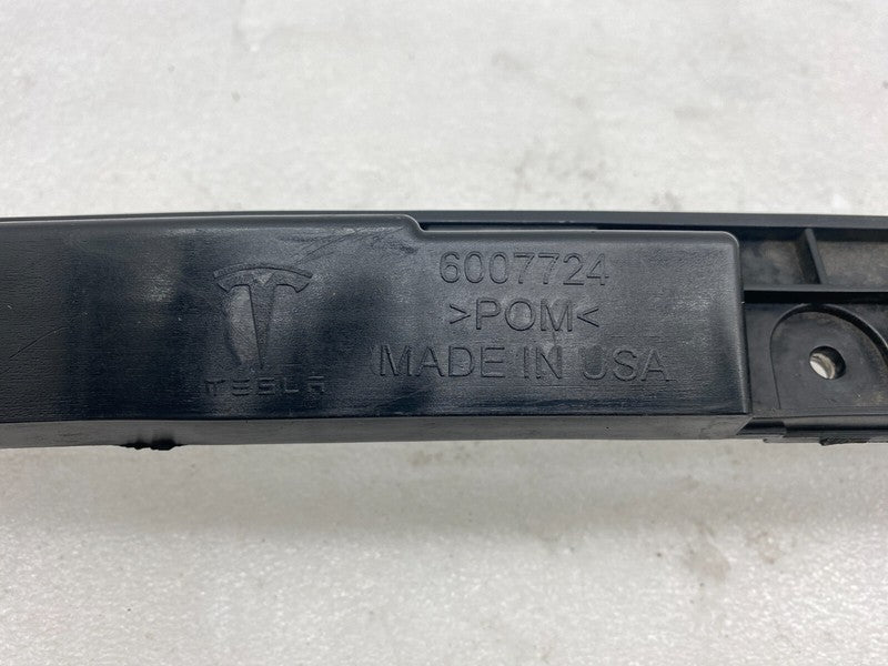 6007724 ⭕ 12-23 Model S Rear Body Attachment Bumper Center Support Bracket Facia 6007724