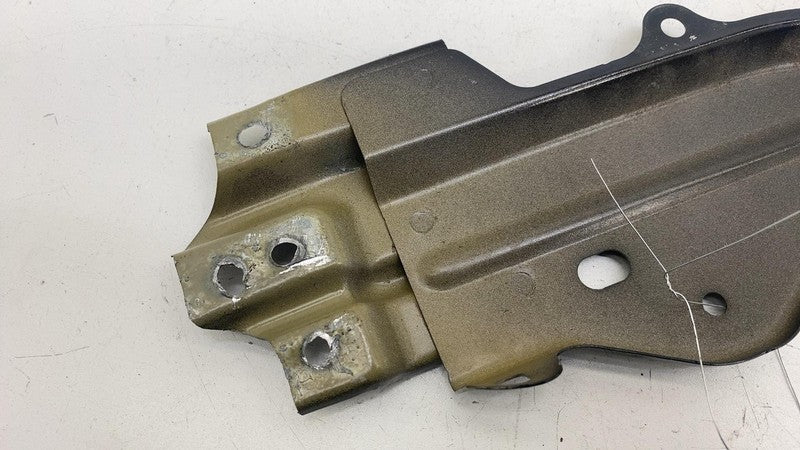 1092304-00-C ⭕ 17-24 Model 3 Front Driver Side Fender Mount Support Bracket Left 1092304-00-C