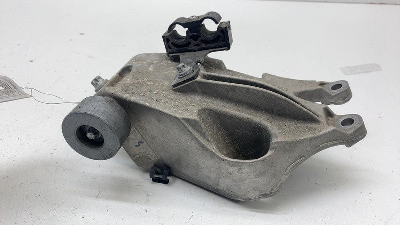 6864595 ⭕ 2018-2023 BMW 530e Driver Side Engine Motor Mount Bracket Support Left 6864595