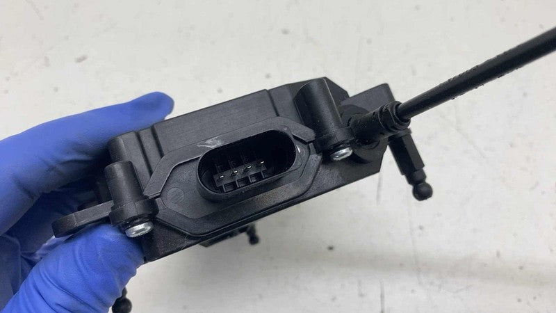 DK62-404C10-AB ⭕ 14-17 Range Rover Sport Rear Trunk Tailgate Lock Latch Actuator DK62-404C10-AB