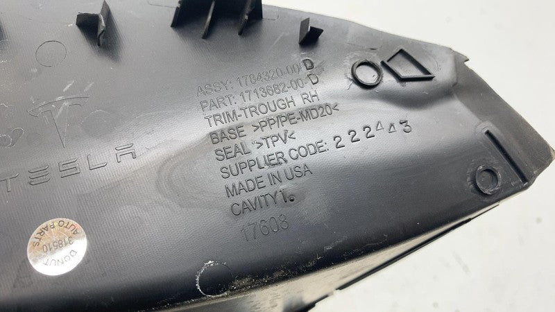 1784320-00-C ⭕24-25 Model 3 Rear Passenger Side Liftgate Trough Trim Cover Right 1784320-00-C