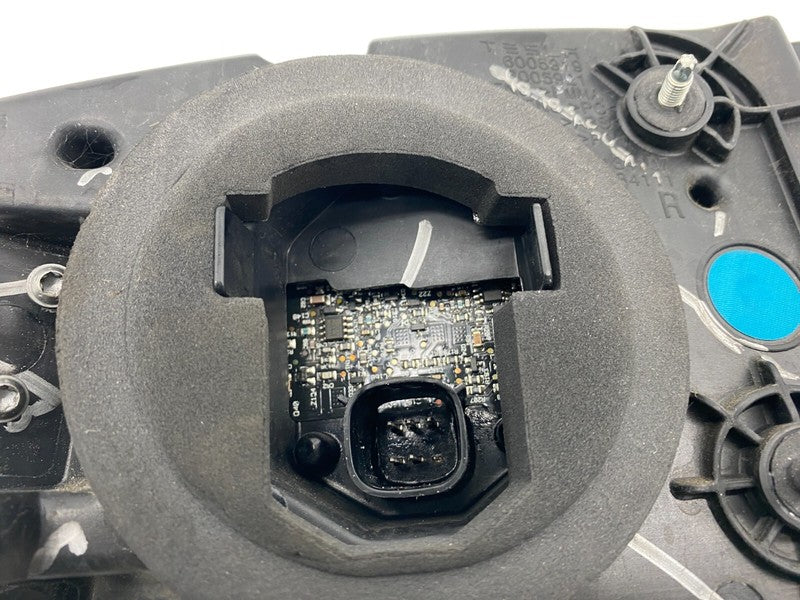 600591900D ⭕ 2012-2022 Tesla Model S Rear Taillight LED Outer Tail Lamp Right 6005919-00-D