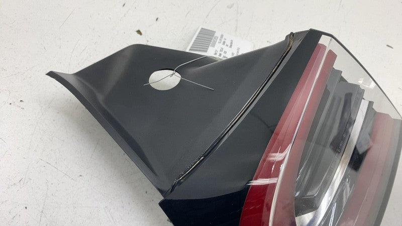 ⭕ 17-22 Model 3 Rear Left Outer Exterior Taillight Tail Lamp 3-Pin 107