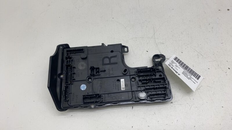 149784800E 17-23 Model Y 3 Front Right Body Controller ECU (5-Seat Type) Gen 3 1567454-00-B