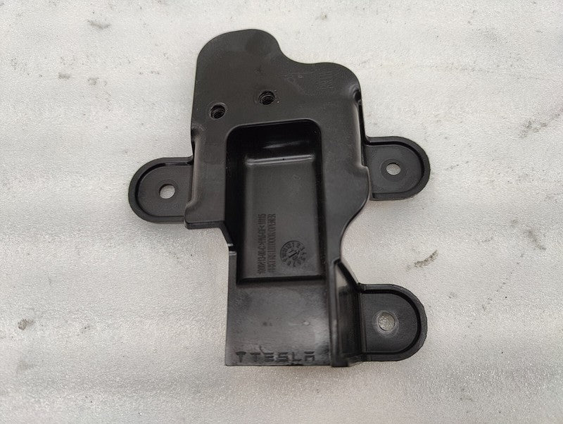 1008413 00 C ⭕ 2012-2020 Tesla Model S Rear Side Door Opener Mount Bracket Left 1008413-00-C