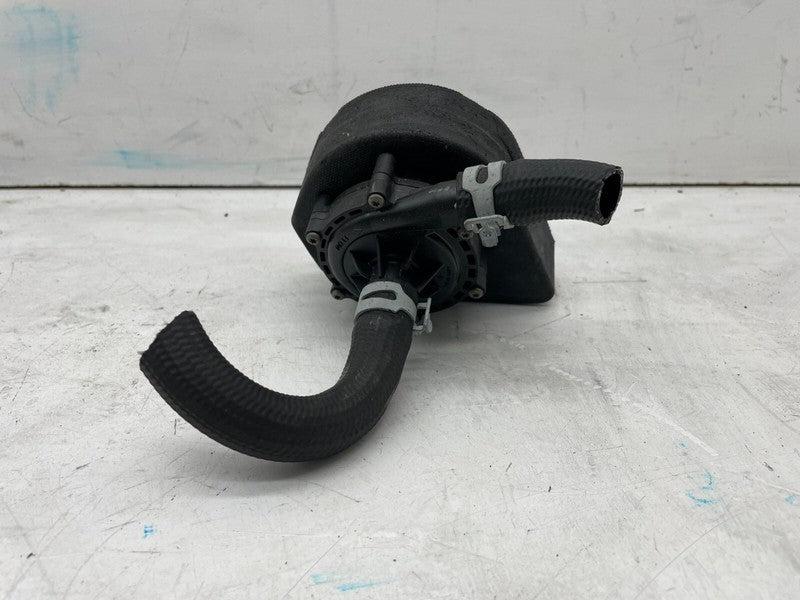 1067473-00-F ⭕ 2012-2020 Tesla Model S Coolant Water Pump Assembly Foam Isolated 1067473-00-F