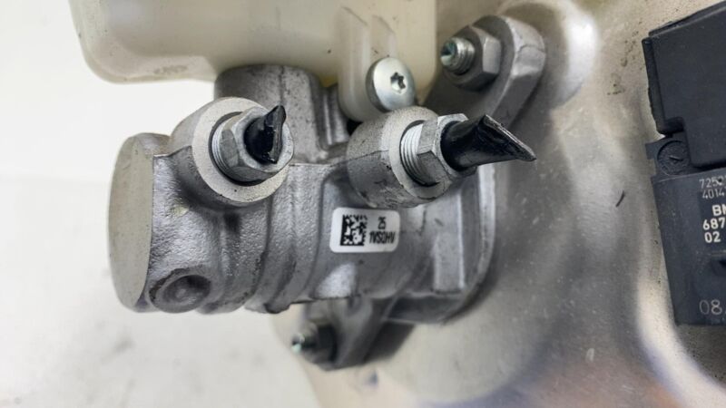 29 6861215 06 ⭕ 18-23 BMW 530e 530i 540i G30 Power Brake Booster Master Cylinder & Reservoir