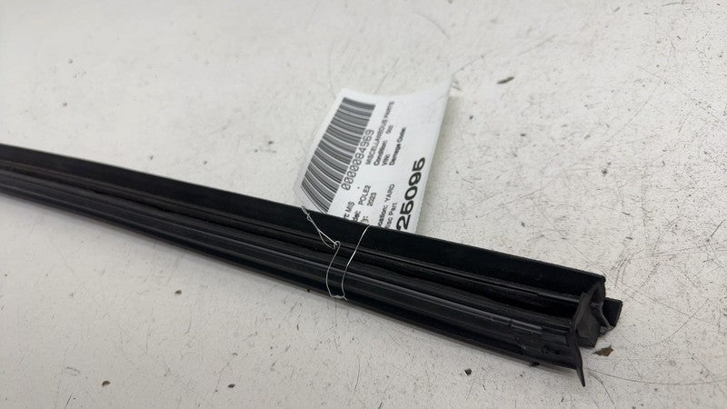 ⭕ 21-23 Polestar 2 Front Right Door Window Inner Belt Weatherstrip Sea