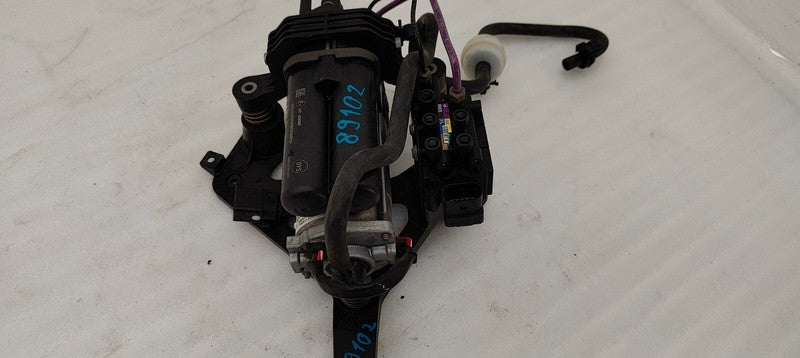 1027919-00-B ⭕16-20 Model S Air Suspension Compressor Pipe Line Intake Valve Block 10R-036089