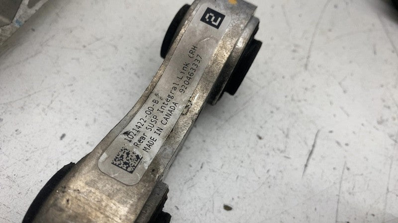 ⭕ 2016-2020 Tesla Model S Rear Right Spindle Knuckle Hub w/ Control Ar