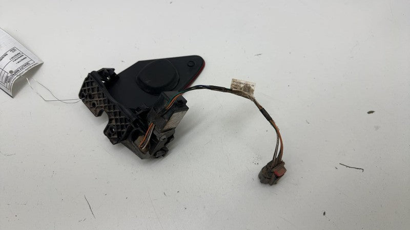 ⭕ 16-20 Tesla Model X Rear Taillight Lamp Charge Reflector Left 104276