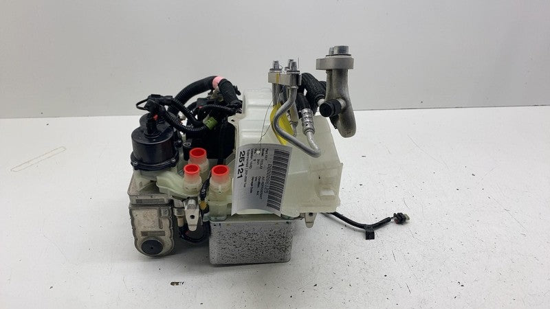 152300200B ⭕ 2021-2026 Tesla Model 3 Supermanifold Refrigerant Chiller w/ Coolant Reservoir