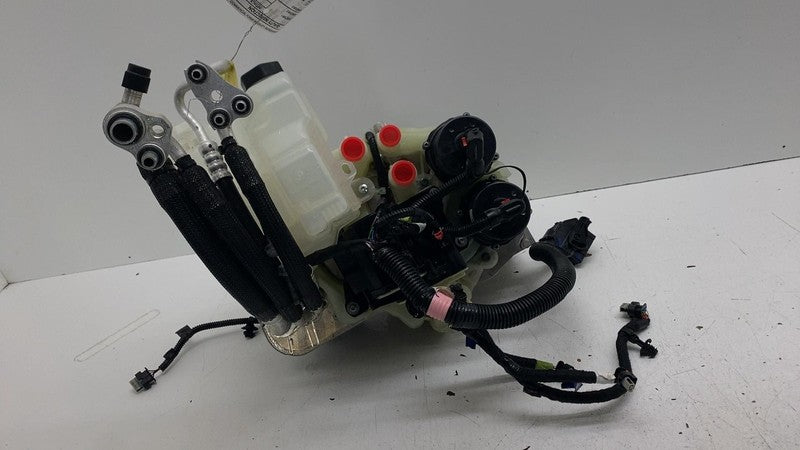 152300200B ⭕ 2021-2026 Tesla Model 3 Supermanifold Refrigerant Chiller w/ Coolant Reservoir