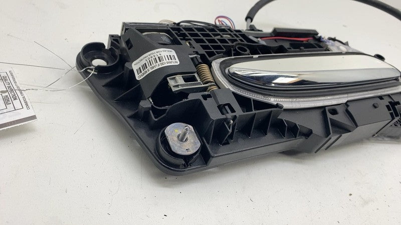 ⭕ 2022 EQS 450+ V297 Rear Right Exterior Door Handle Outer White A0997