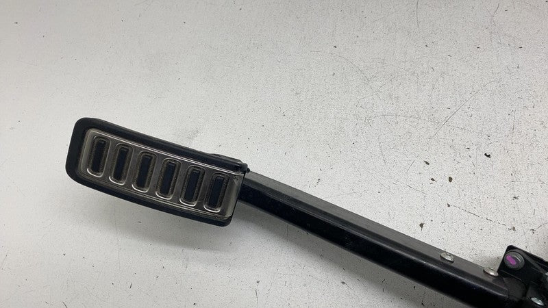 PT00002543 F 2022 2023 2024 Rivian R1S R1T Accelerator Gas Foot Pedal Assembly w/ Sensor OEM