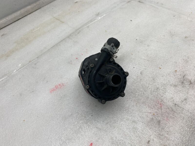 2016-2020 Tesla Model S X Cooling System Auxiliary Water Coolant Pump FWD Assy