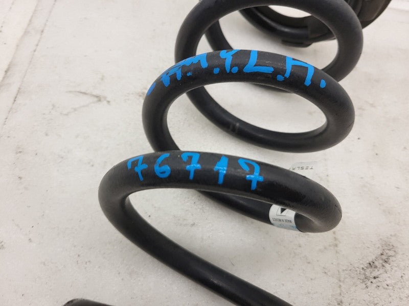 1188477 00 A 20-22 Tesla Model Y Rear Driver Suspension Coil Spring Left 95-7140 1188477-00-A