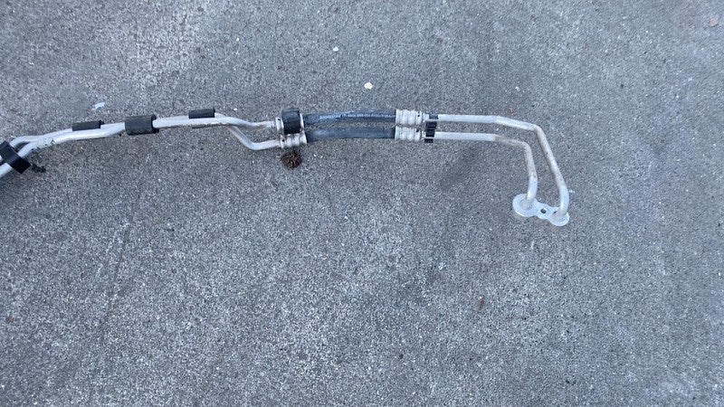 2018 2019 2020 BMW 530e G30 2.0L A/C Air Conditioning Pressure Hose Pi