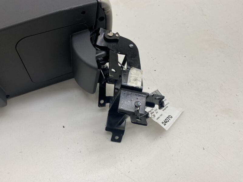 ⭕ 2022-2024 Hyundai Ioniq 5 Center Console Armrest Storage Compartment Lid Gray