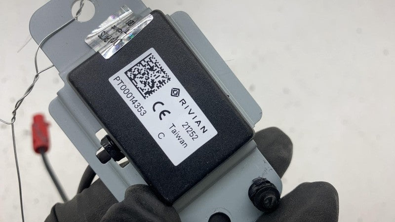 PT00014353C ⭕ 22-24 Rivian R1T R1S Front Right Roof Antenna AMP Amplifier Module PT00014353C