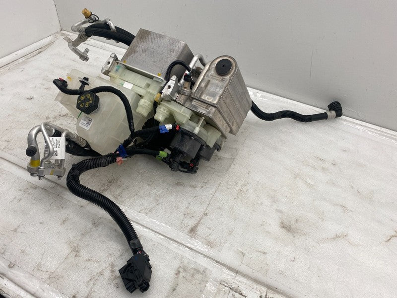 1506859 97 D ⭕ 2020-2023 Tesla Model 3 Supermanifold Refrigerant Chiller w/ Coolant Reservoir