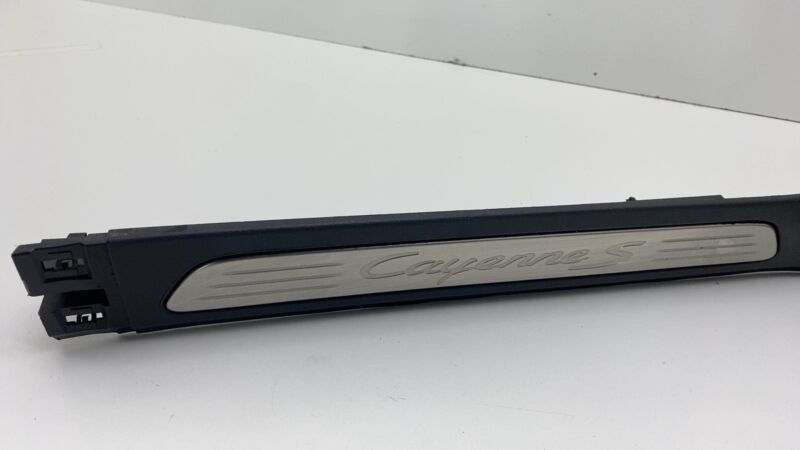 2011-2018 Porsche Cayenne Front Passenger Right Sill Scuff Step Plate Cover RH