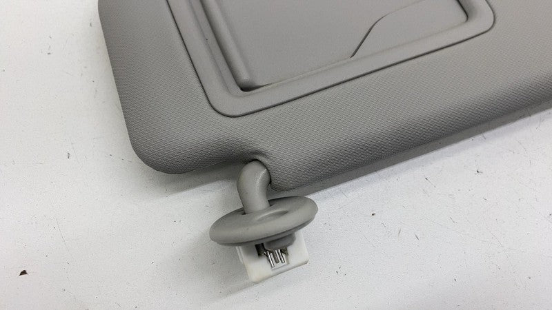 TW202-84000 ⭕ 2023-2024 Toyota Prius Front Passenger Side Sun Visor Right OEM TW202-84000