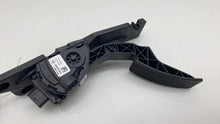 2012-2019 Mercedes-Benz GLE350 Front Driver Gas Throttle Pedal Accelerator OEM