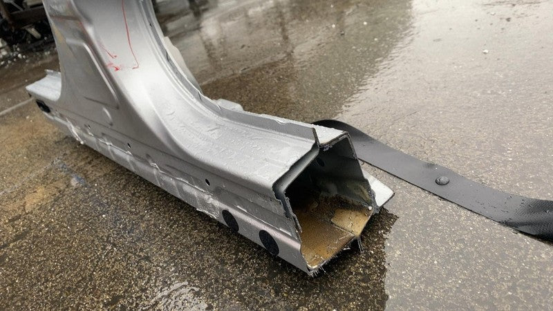 ⭕ 2023-2024 Toyota Prius Driver Side B-Pillar Structural Frame Cutout 