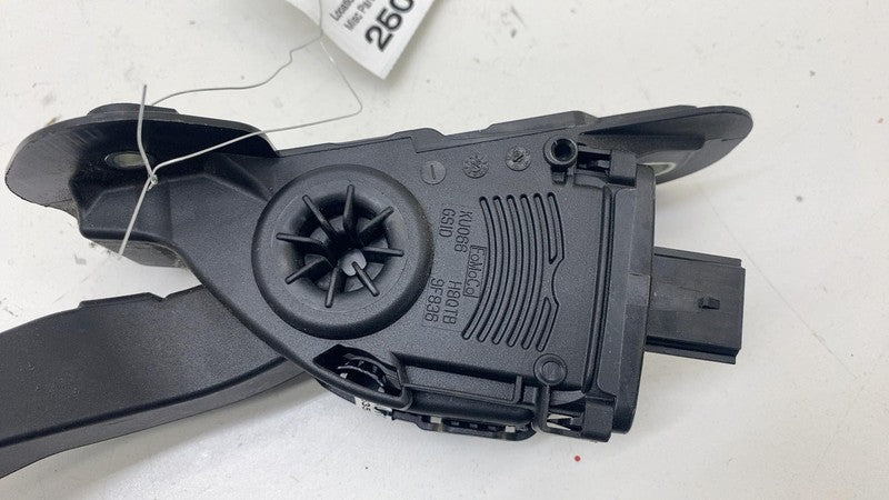 ⭕ 2016-2020 Tesla Model S X Accelerator Throttle Pedal Assembly BE5C 9