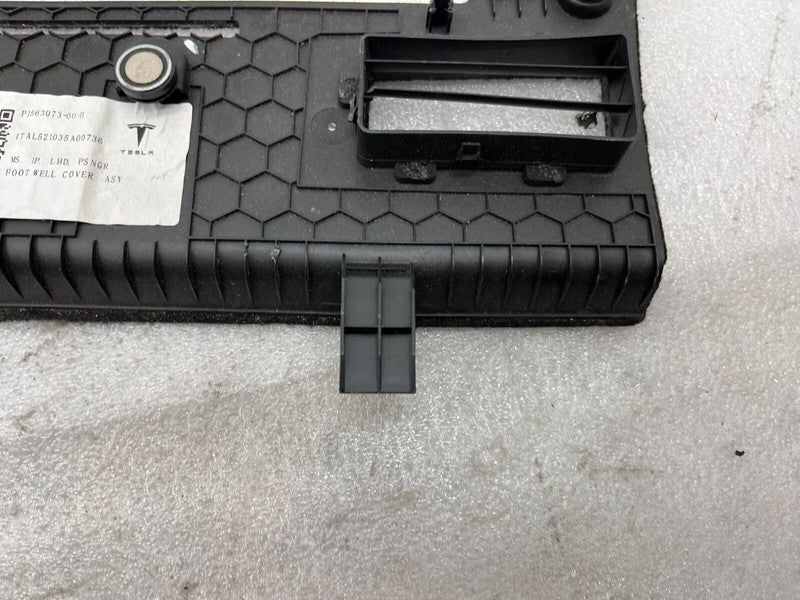 1563073 00 B ⭕ 21-25 Model S MS Front Passenger Footwell Trim Cover with Speaker 1563073-00-B