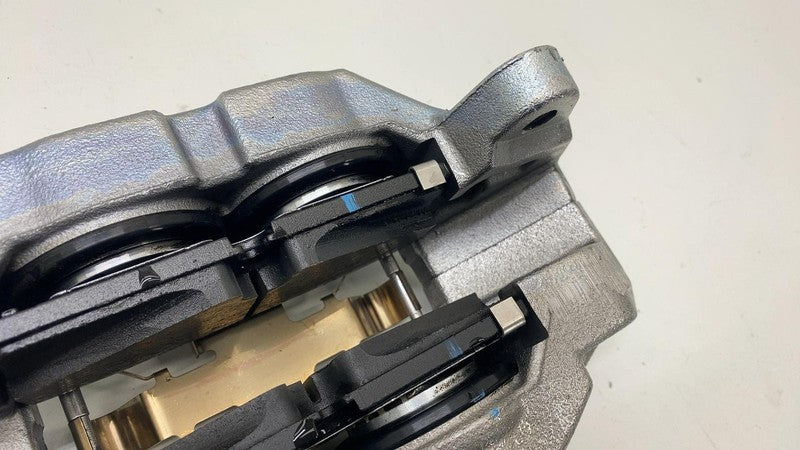 ⭕ 2025 Chevrolet Silverado 1500 Front Right Brake Caliper w/ Hose Line