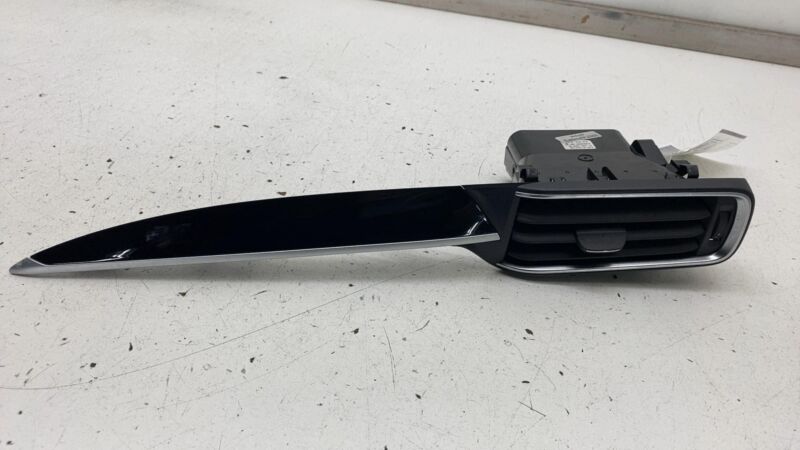 6700492820 ⭕ 2017-2020 Levante Front Right Bezel Molding w/ A/C Air Vent Grille 6700492820