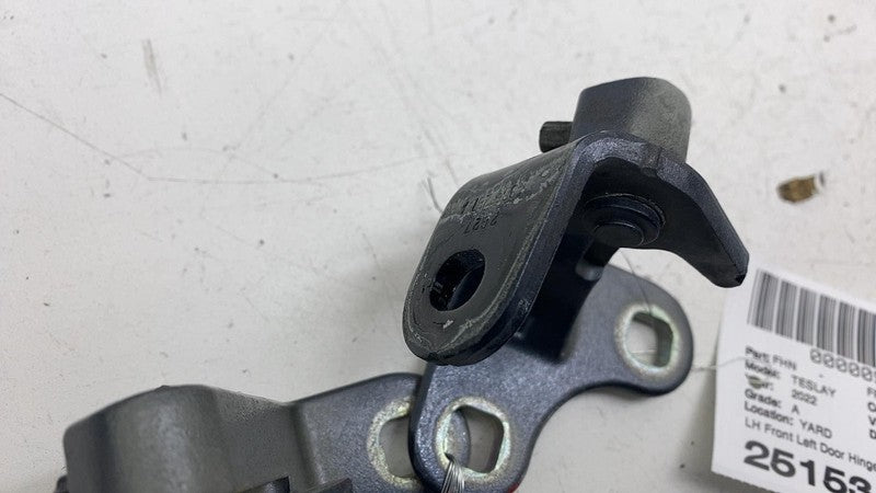 ⭕ 2020-2026 Tesla Model Y Front Left Upper & Lower Door Hinge Closure 