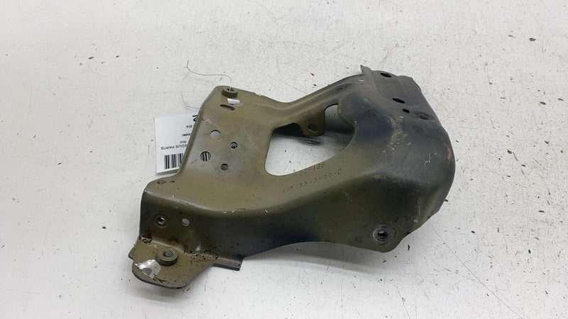1615548 00 C 2020-2023 Tesla Model Y MY Front Passenger Side Fender Support Bracket Right OEM
